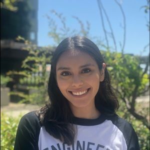 Meet your Posher, Alexia